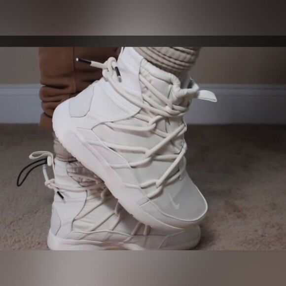 Nike  Tanjun Phantom High Rise Sneaker  Off White Size 9 - Picture 2 of 6